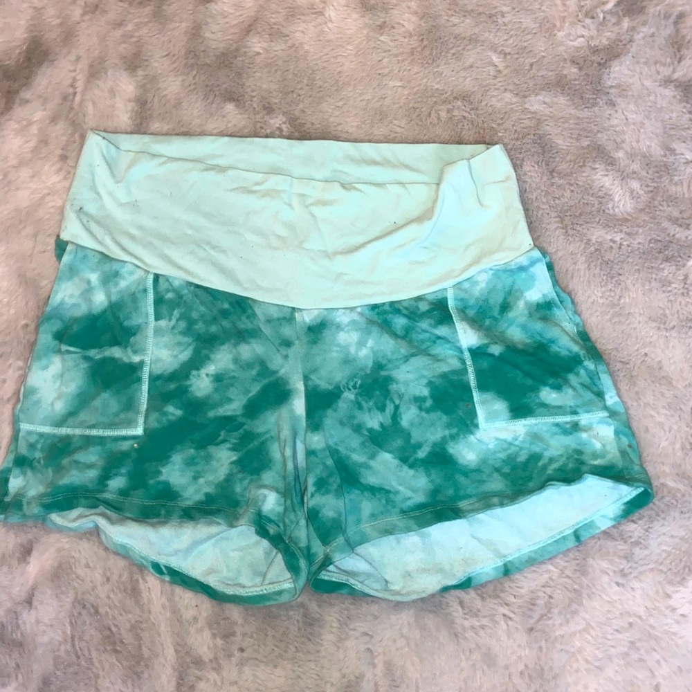 Old navy maternity shorts
